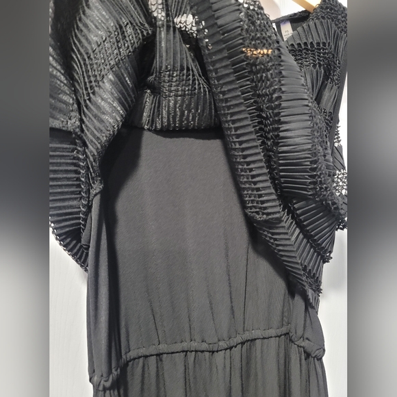 Sleeveless black maxi dress with lace overlay. Petite size S - Picture 4 of 13